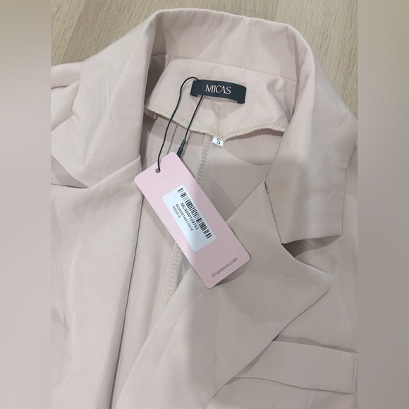 ✨NWT | Micas | Solid Notched Label Belted Blazer - Picture 4 of 4